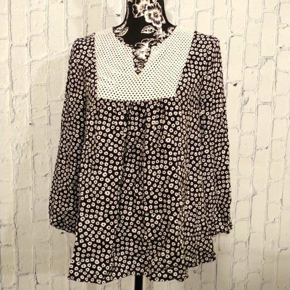 Kensie Black & White Floral Peasant Blouse Size Small